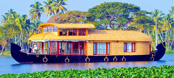 https://mouryaaruntravels.com/images/houseboat-in-kerala.jpg